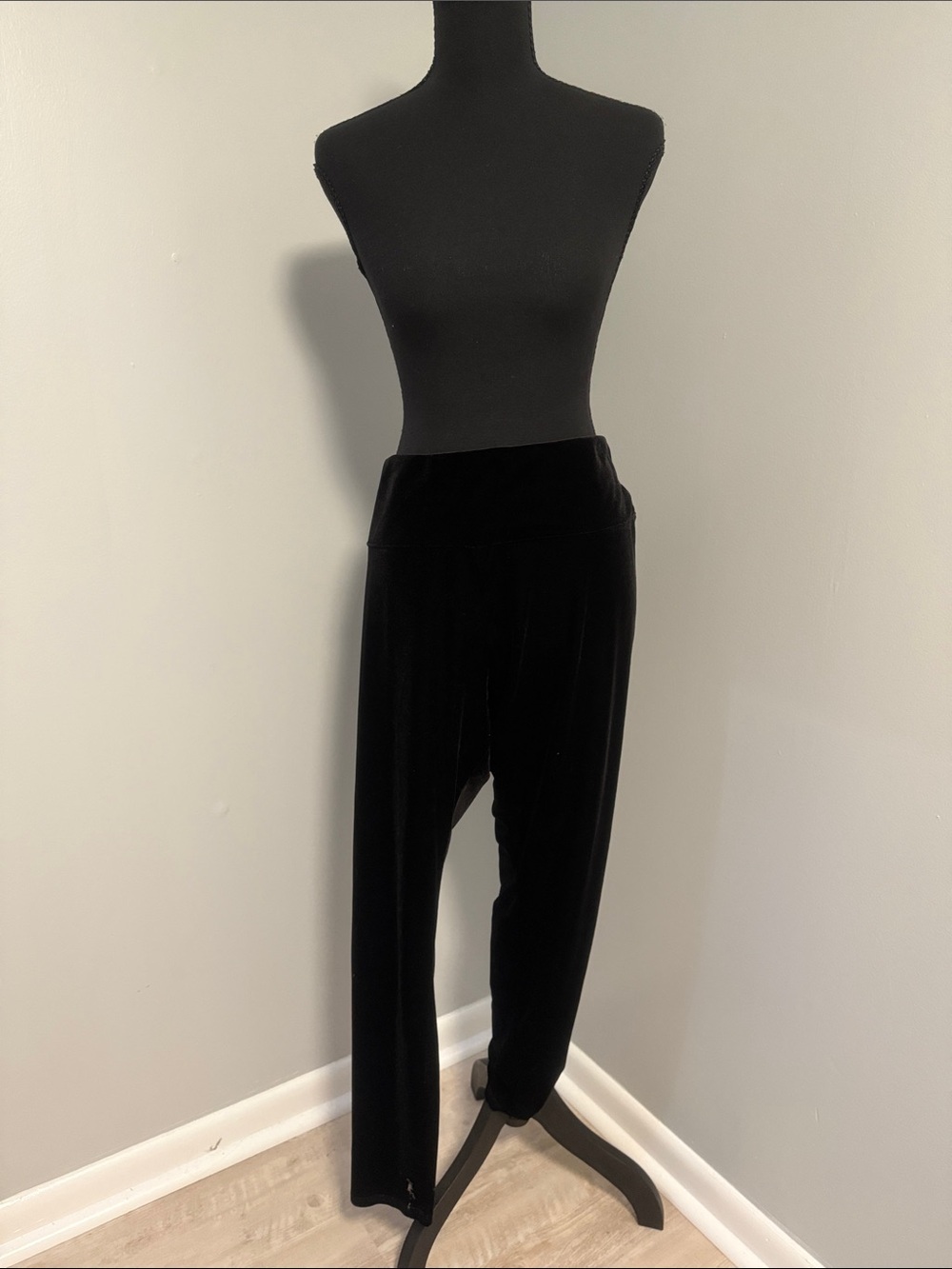 Express Black Velvet Leggings